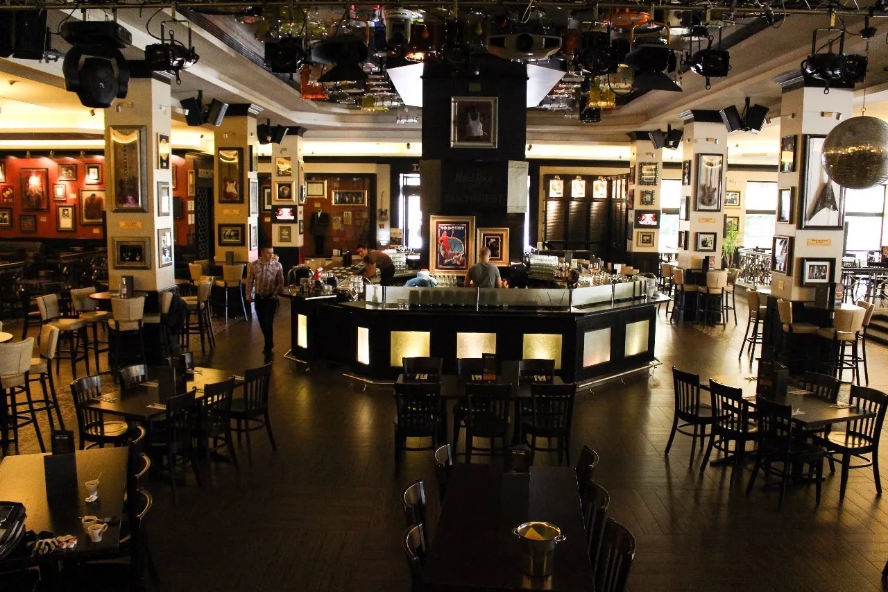 Het elegante interieur van restaurant Luntheriuma